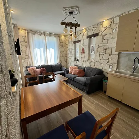 Stone 3 * テッサロニキ