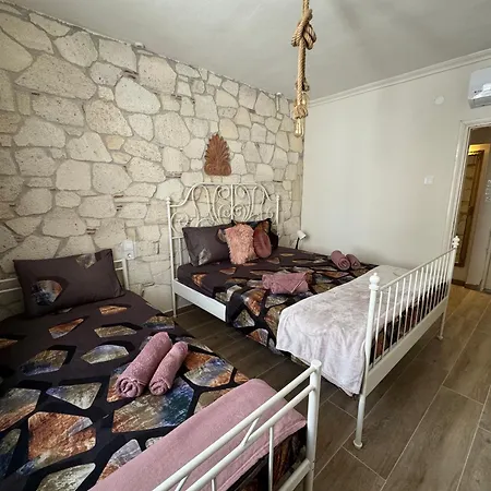 Stone 3 Apartment